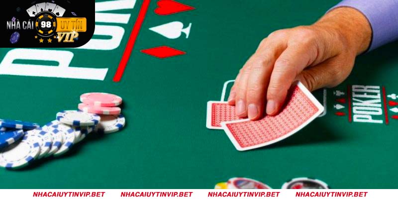 Game đánh bài ăn tiền Poker đầy hấp dẫn